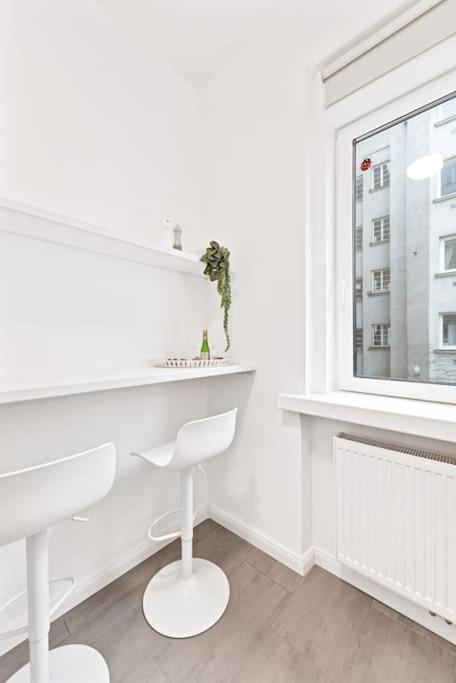 Cozy Apartment In Quiet Location, Fast Train Station 100M Away, Contactless Check-In Wiedeń Zewnętrze zdjęcie
