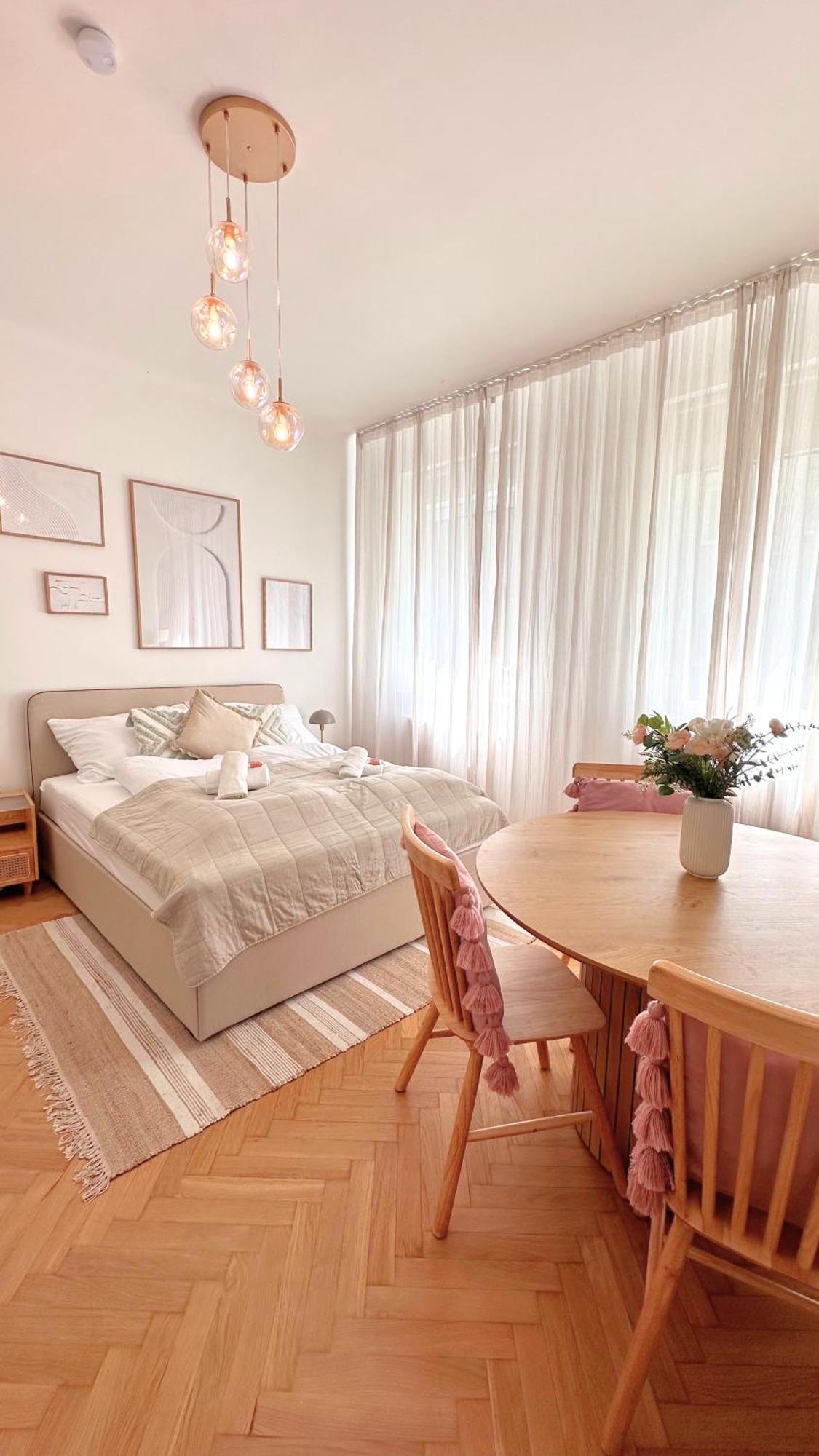Cozy Apartment In Quiet Location, Fast Train Station 100M Away, Contactless Check-In Wiedeń Zewnętrze zdjęcie